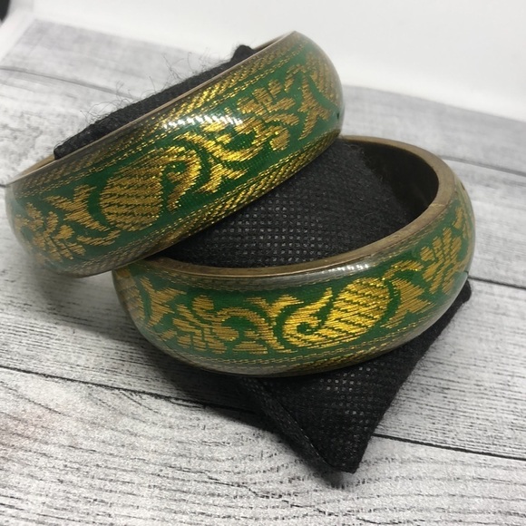 Vintage lucite bangle bracelet with fabric inlay boho festival statement - Picture 5 of 6